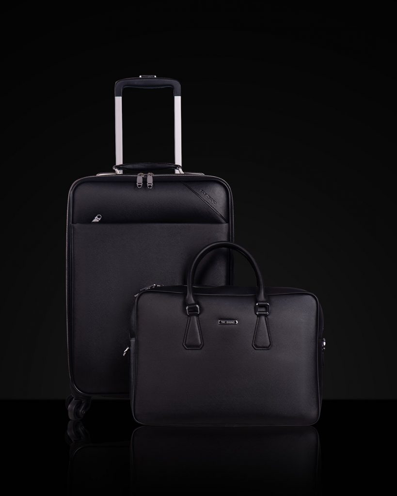 Black Bags, Travelling bags, Blackbackground, HighEnd, Commercial Images, Product Photographer, Product shoot