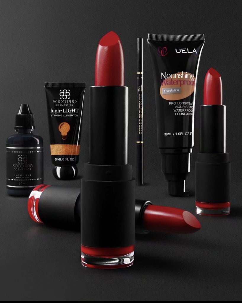 SET OF COSMETICS